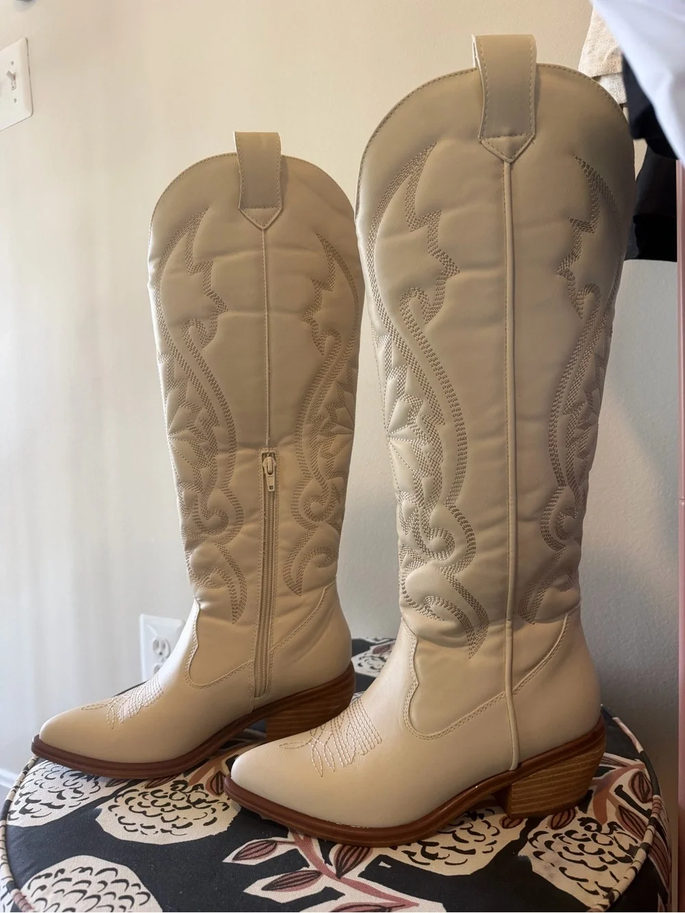 Women's Cream Western Knee-High Boots Size 6